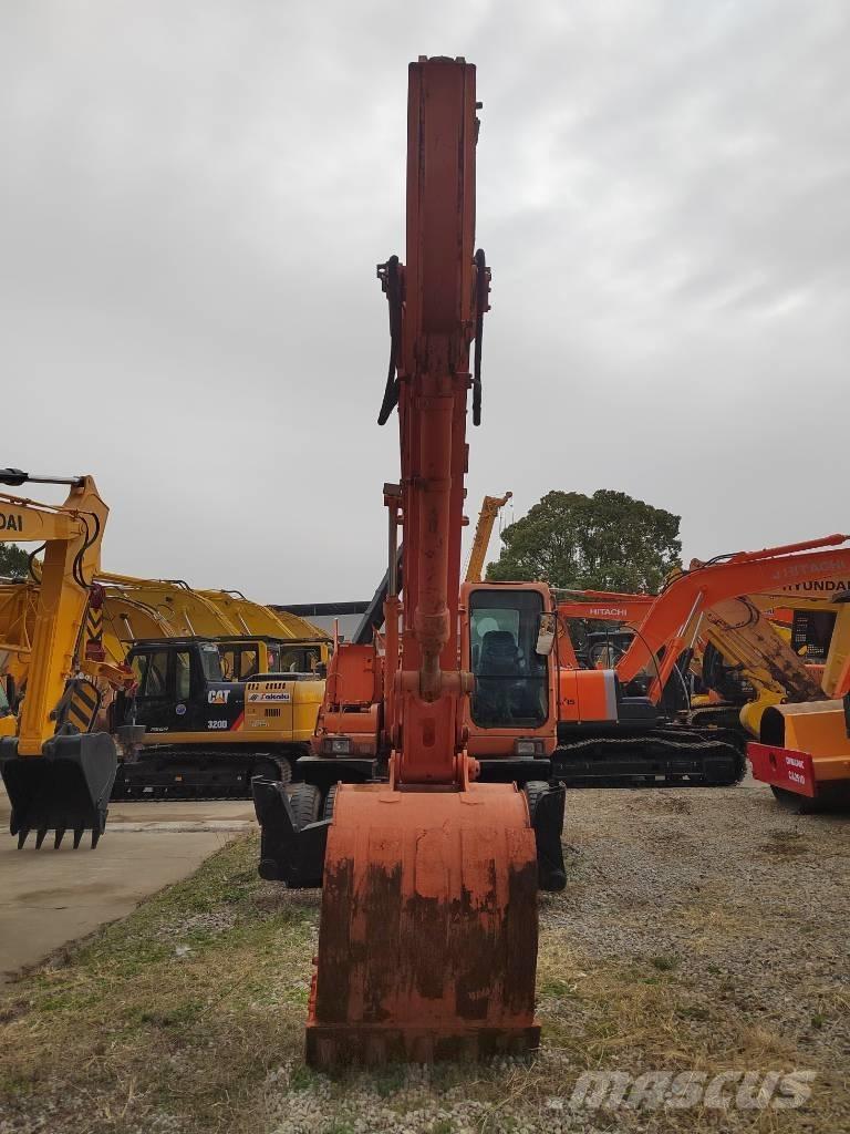 Doosan DH 210 W-7 Escavatori gommati