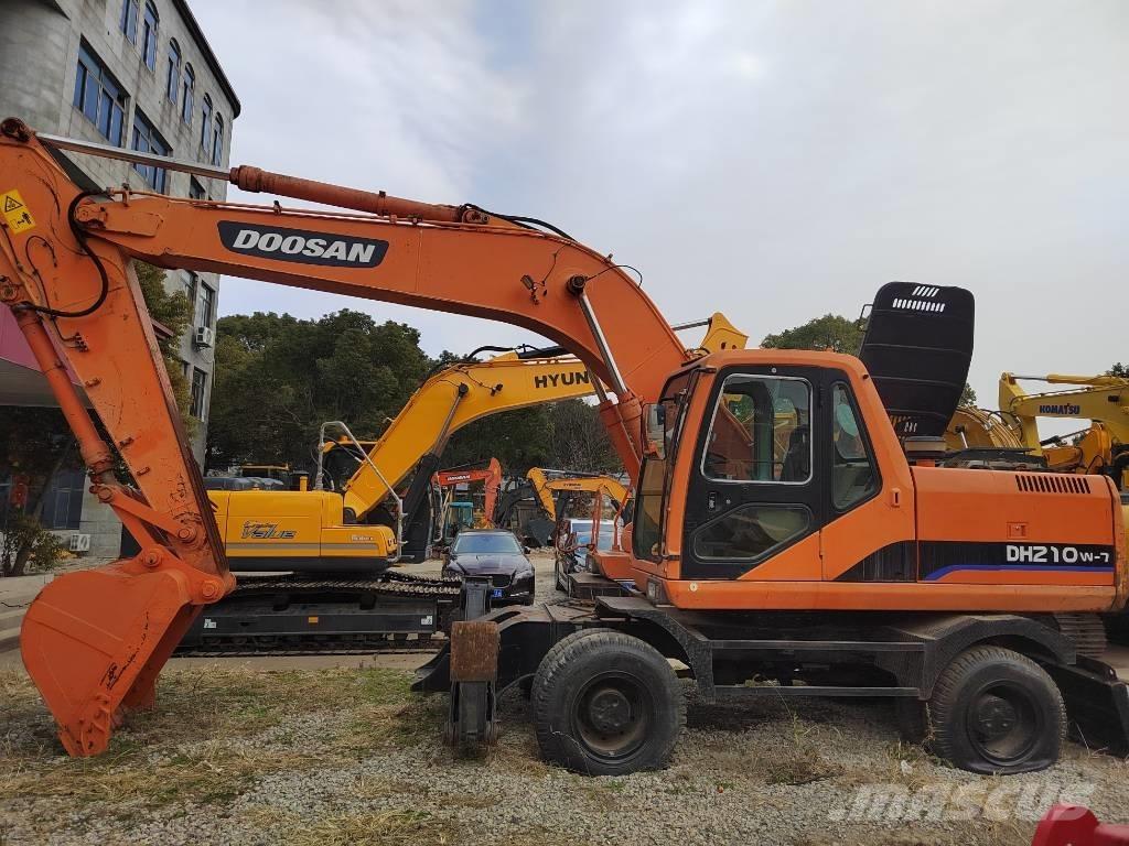 Doosan DH 210 W-7 Escavatori gommati