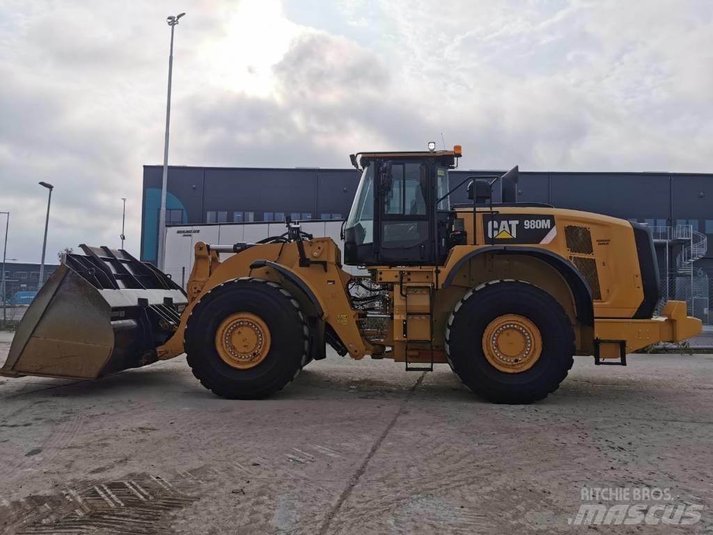 CAT 980M Pale gommate