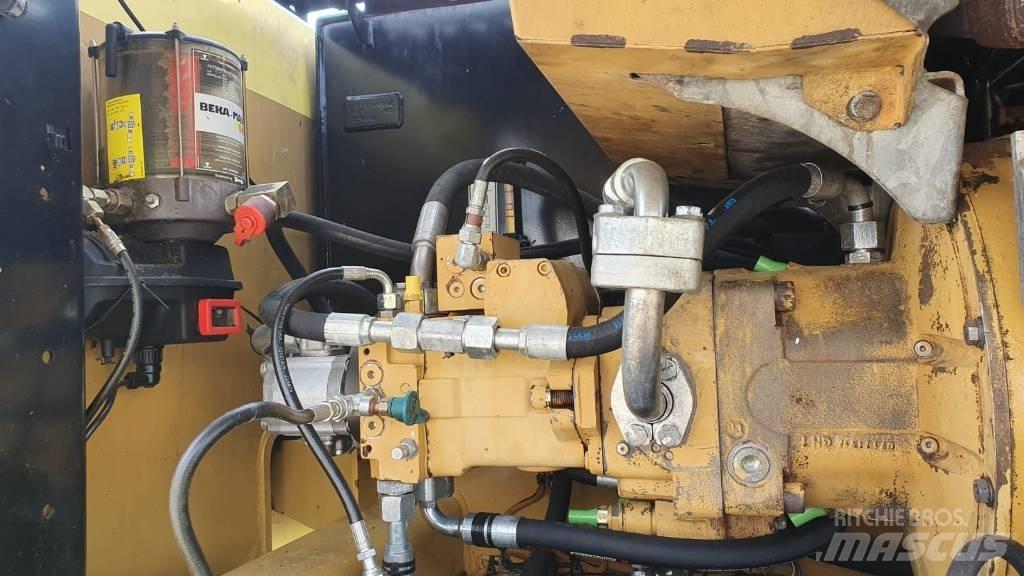 CAT M 318 D MH Movimentazione rifiuti