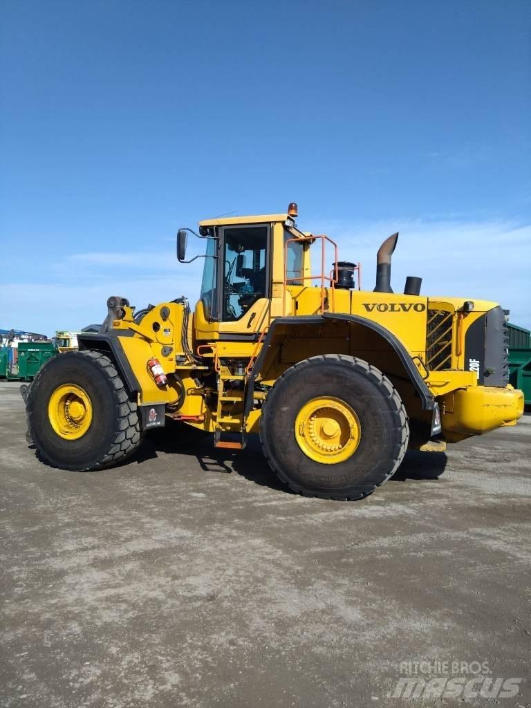 Volvo L 220 F Pale gommate