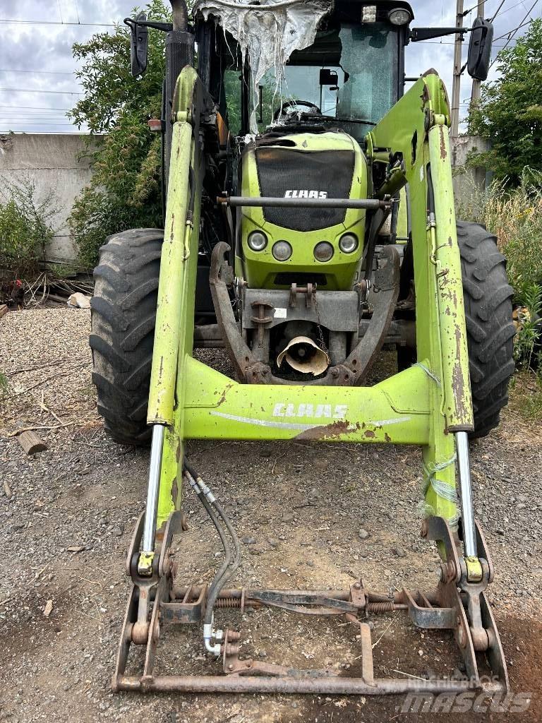 CLAAS Arion 420 Trattori