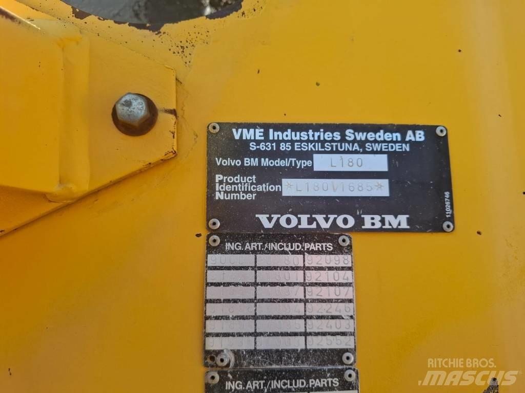 Volvo L 180 Pale gommate