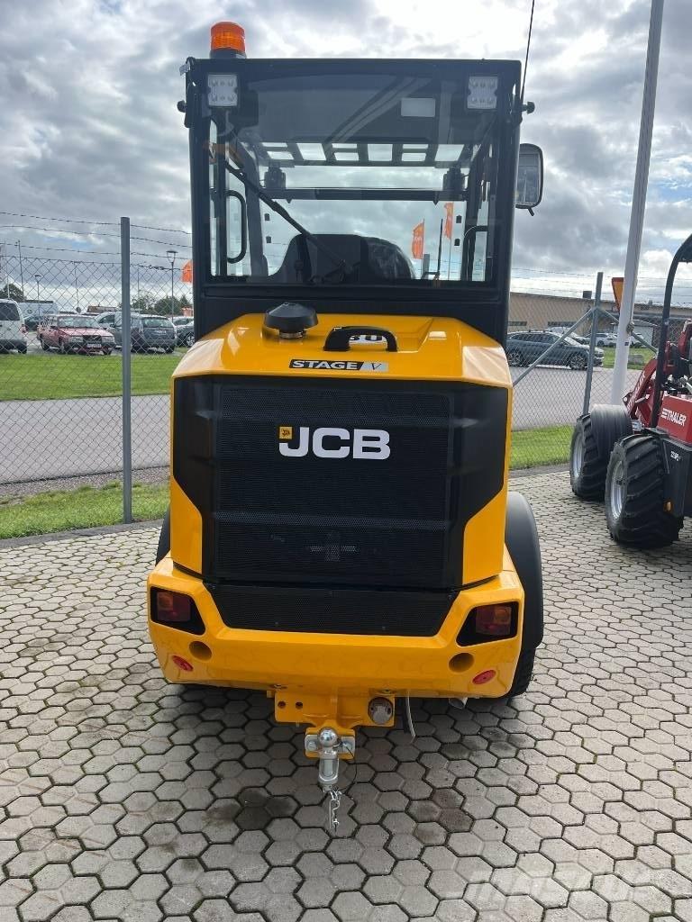 JCB 403 Agri Plus Mini Pale Gommate