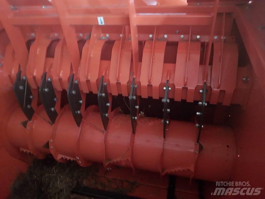 Kubota BC 1300 PRO Trinciatrici, tagliatrici e srotolatrici per balle