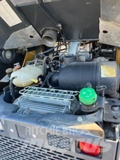 John Deere 331g Mini Pale Gommate