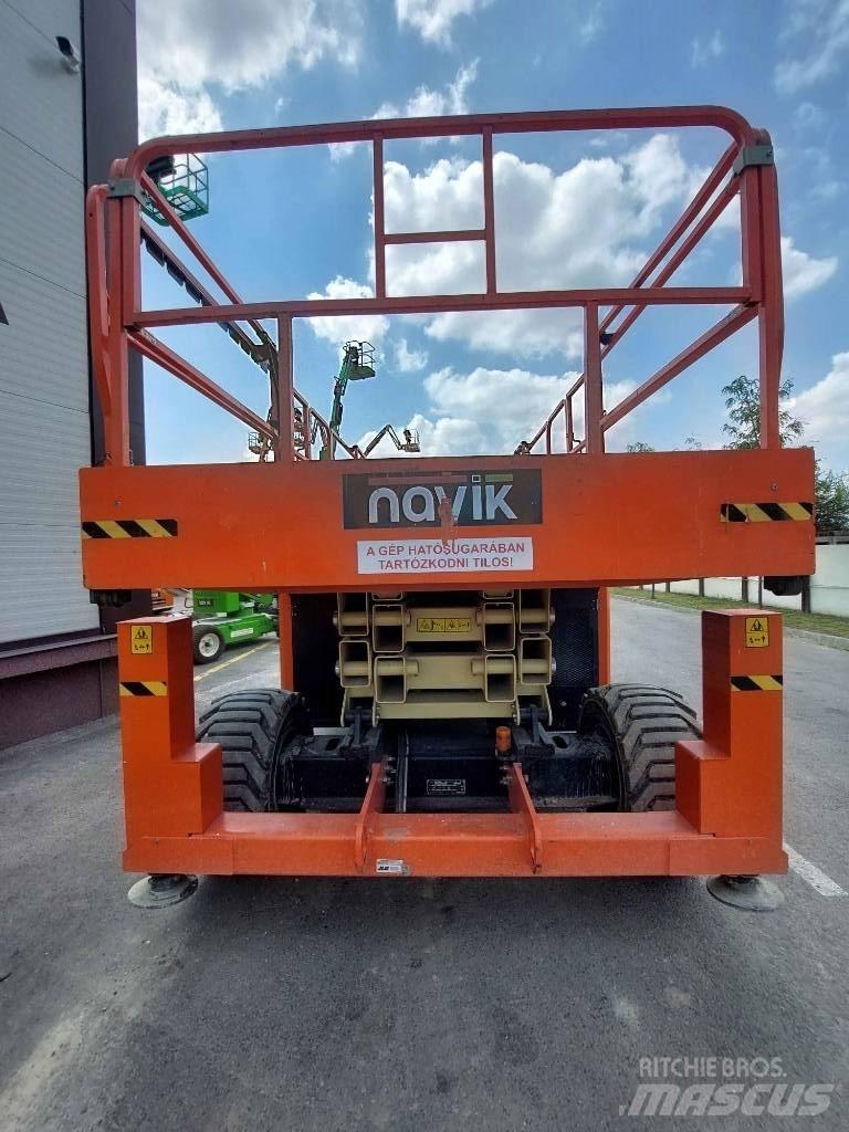 JLG 330 LRT Piattaforme a pantografo
