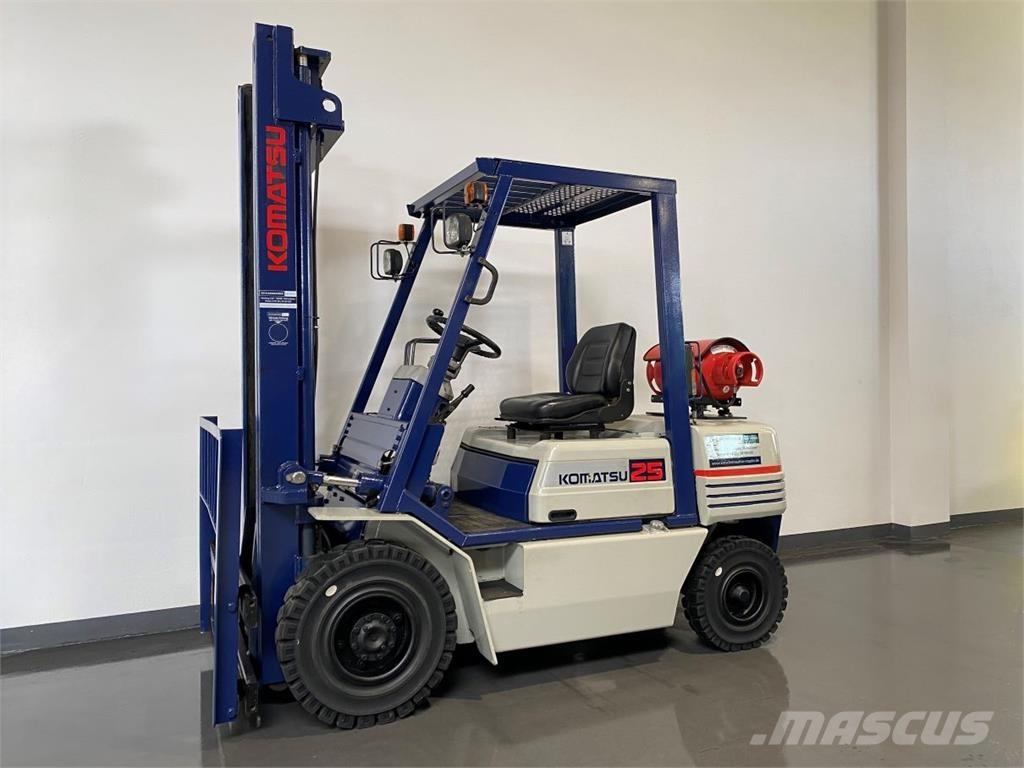 Komatsu FG25T-11E Carrelli elevatori GPL