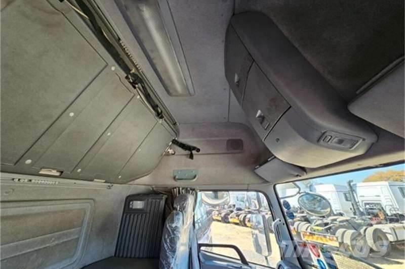UD TRUCKS QUON Camion altro