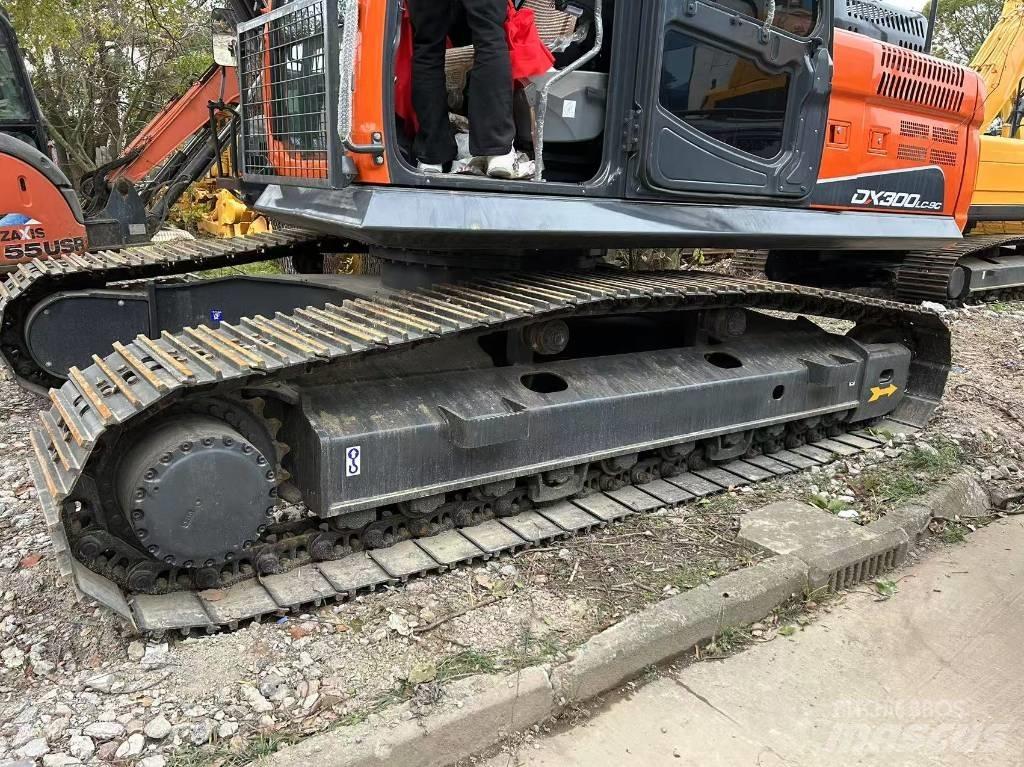 Doosan DX 300 Escavatori cingolati