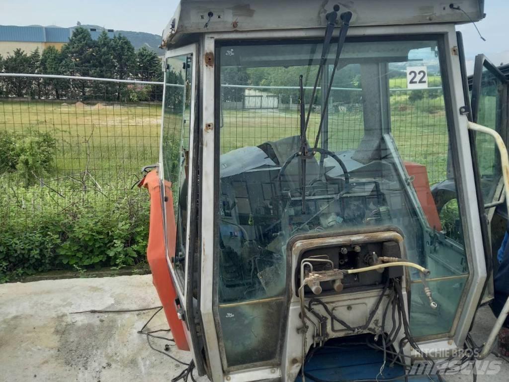 Massey Ferguson 3080 Cabine e interni
