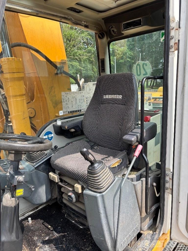 Liebherr A316 Escavatori gommati