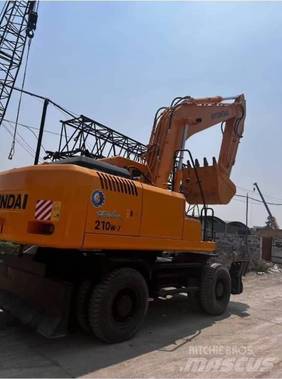 Hyundai 210W-7 Escavatori gommati
