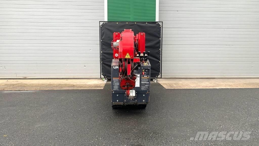 Unic URW 295 Mini gru