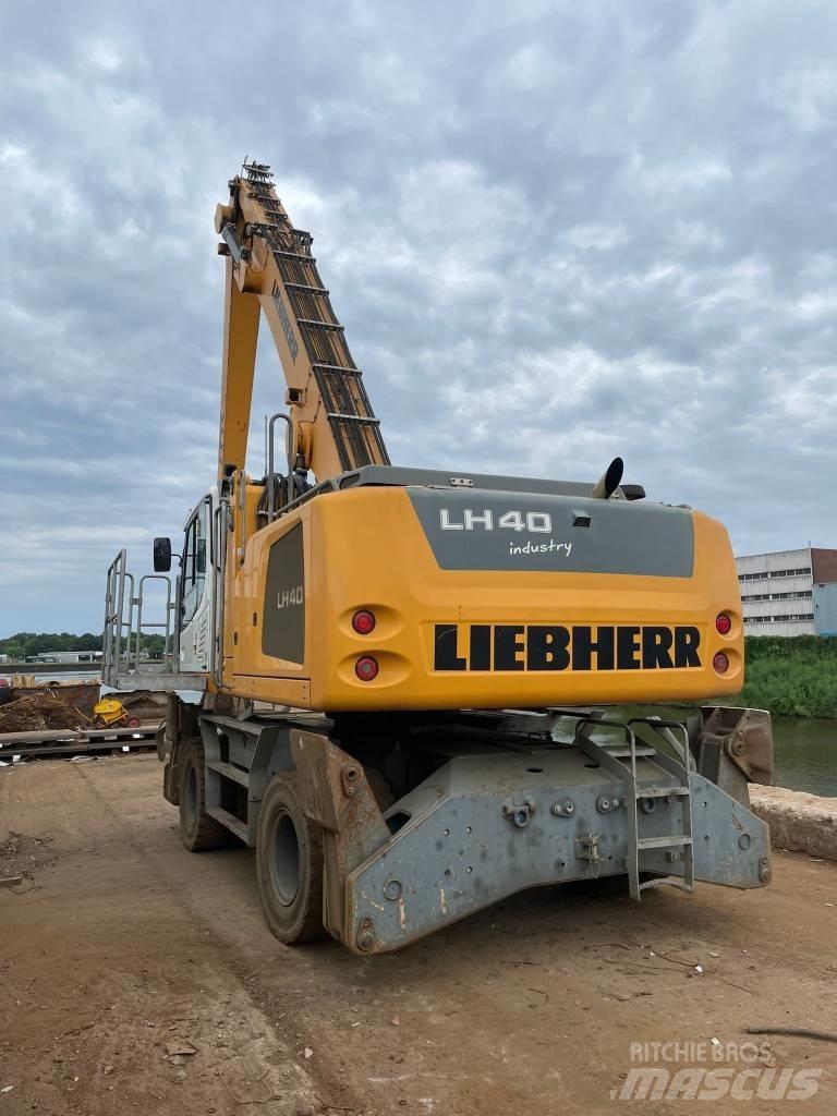 Liebherr LH40M Movimentazione rifiuti