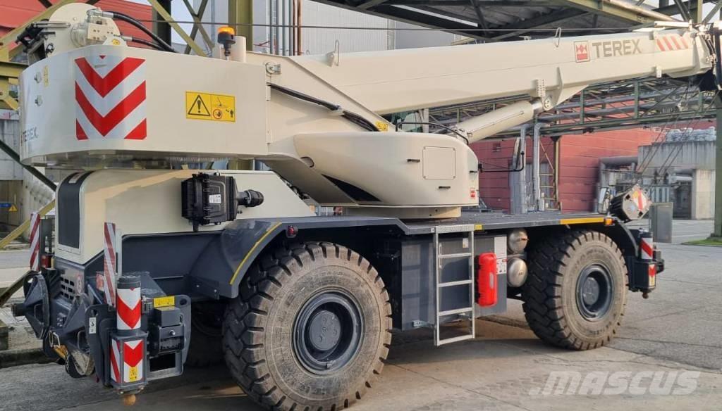 Terex RT 1070 Gru per terreni difficili
