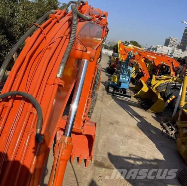 Hitachi ZX200 Escavatori cingolati