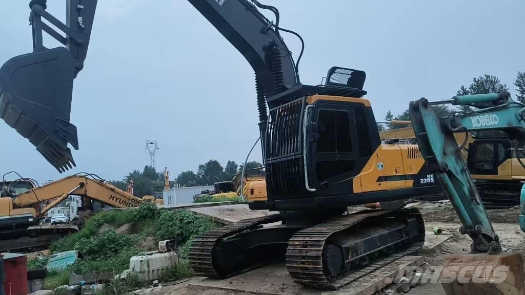 Hyundai HX220S Escavatori cingolati