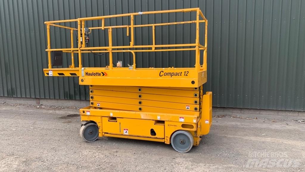 Haulotte Compact 12 Piattaforme a pantografo
