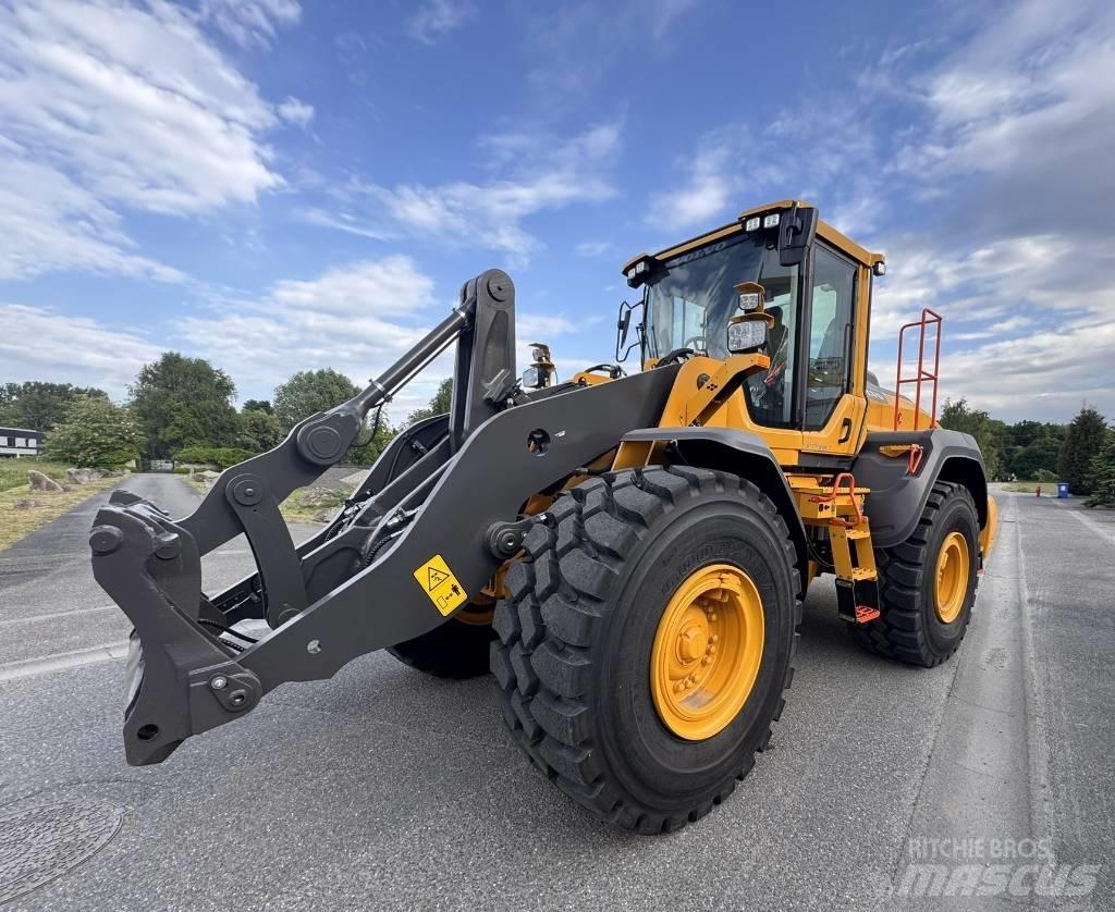 Volvo L 120 H2 Pale gommate