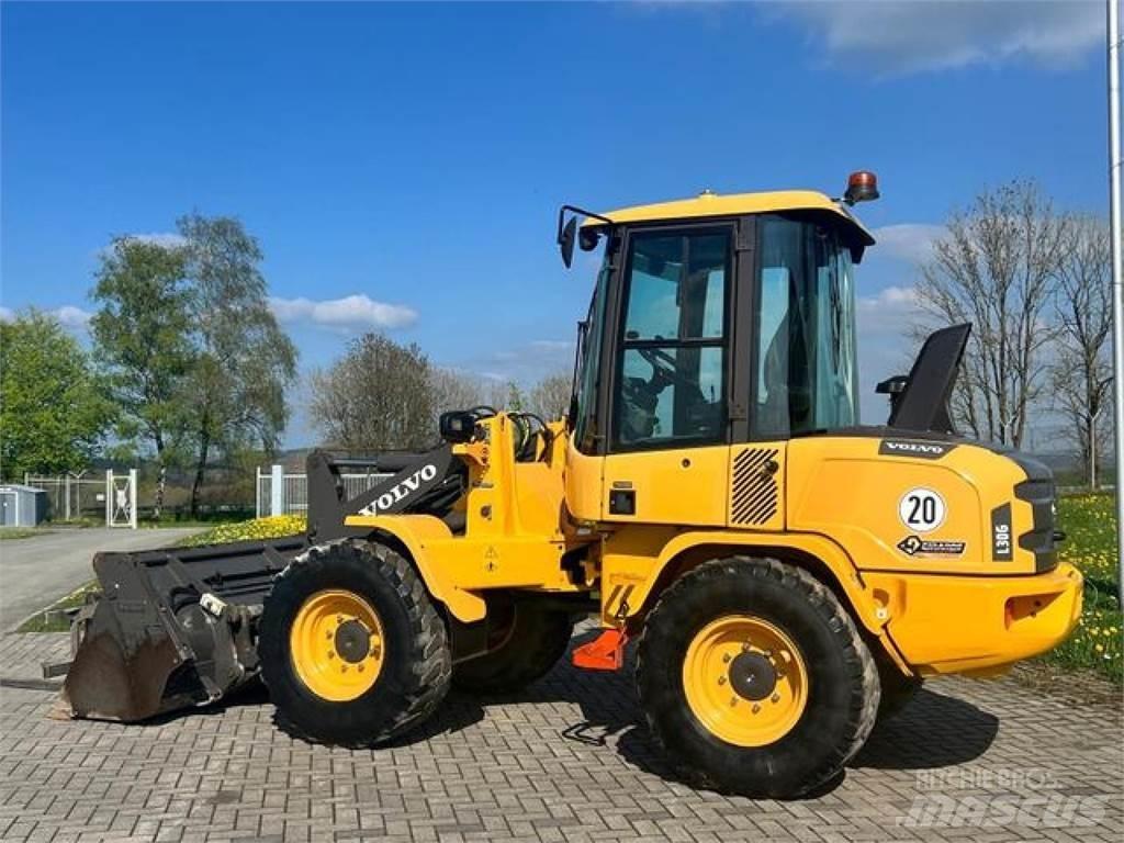 Volvo L30G Pale gommate
