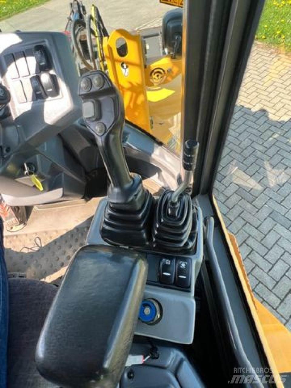 Volvo L30G Pale gommate