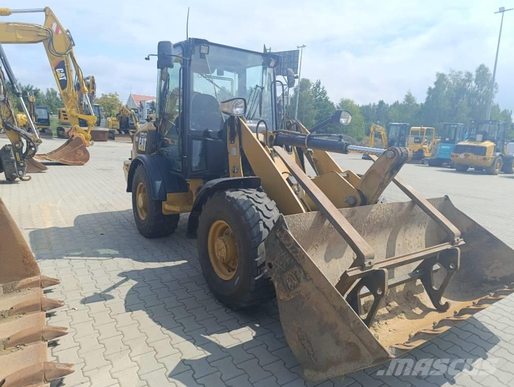 CAT 906 H Pale gommate