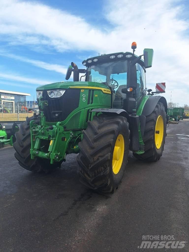 John Deere 6R250 Trattori