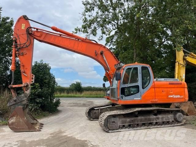 Doosan DX 225 LC Escavatori cingolati