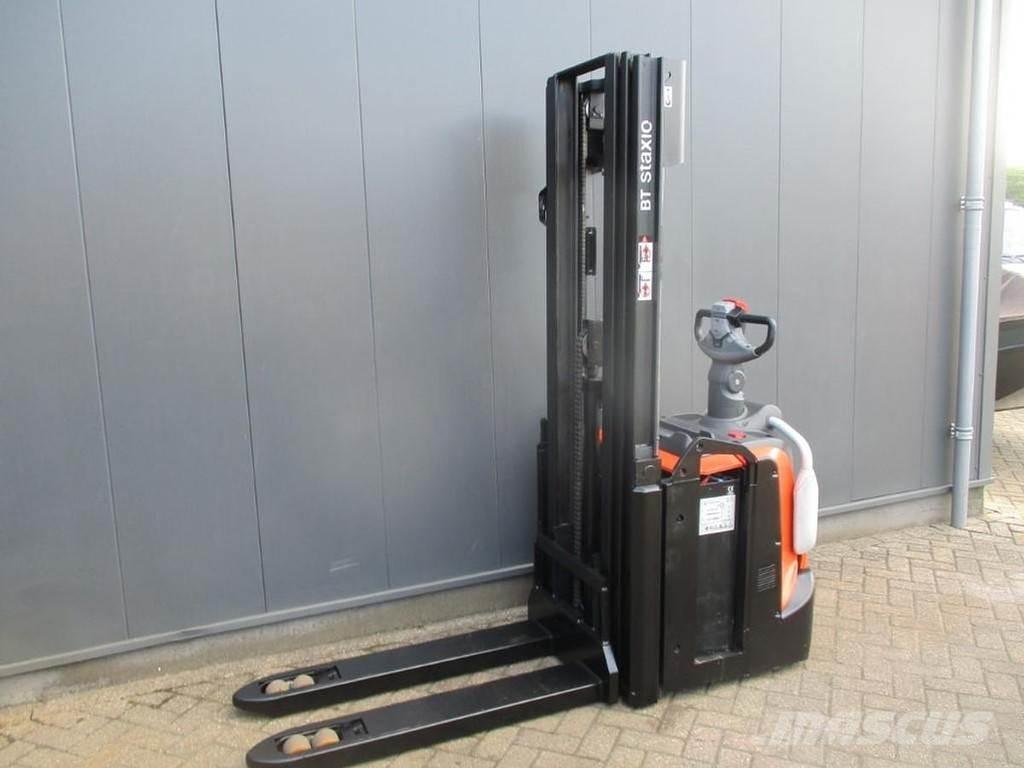Toyota SPE 120L Transpallet uomo a terra
