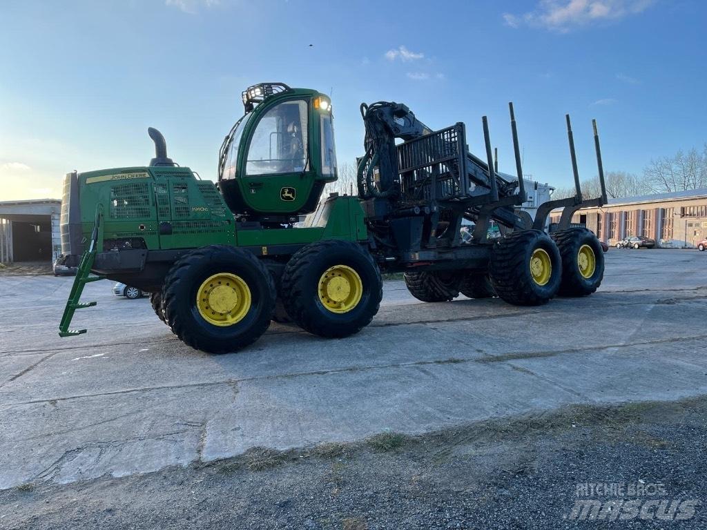 John Deere 1910G Forwarder