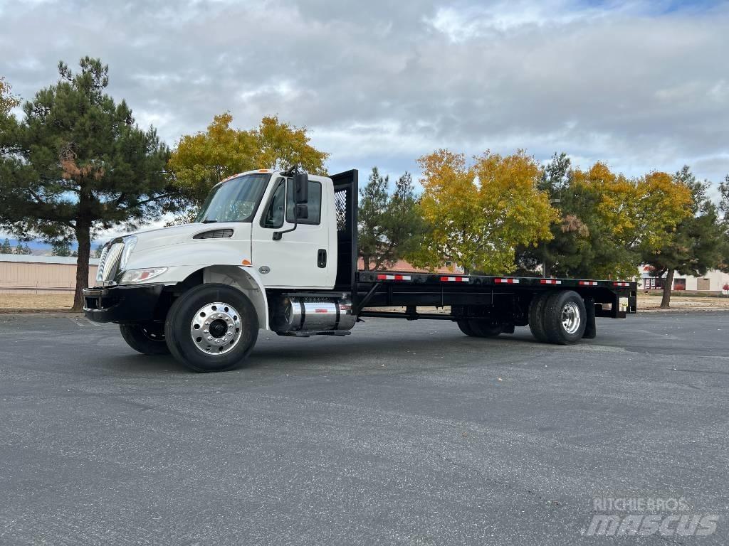 International 4300 Camion con sponde ribaltabili