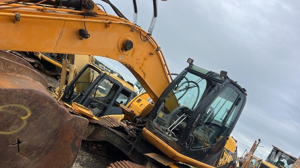 JCB 220 Cabine e interni