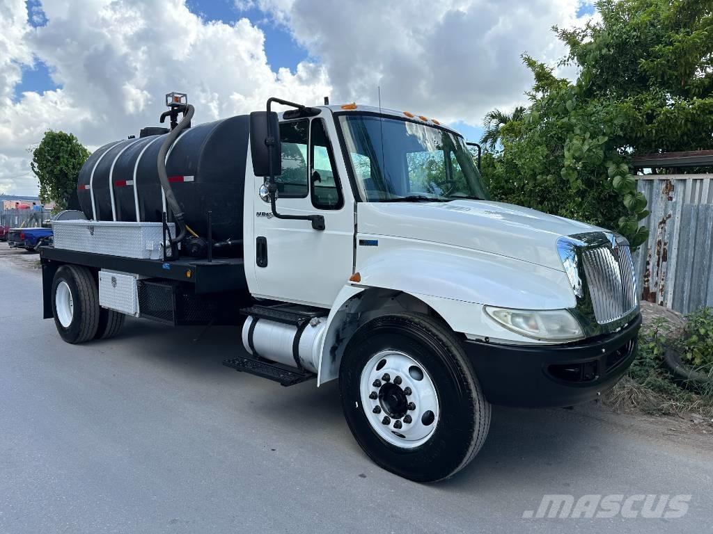 International 4300 Camion autospurgo