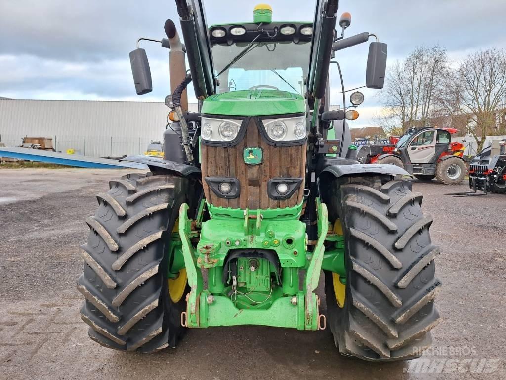 John Deere 6215R Trattori