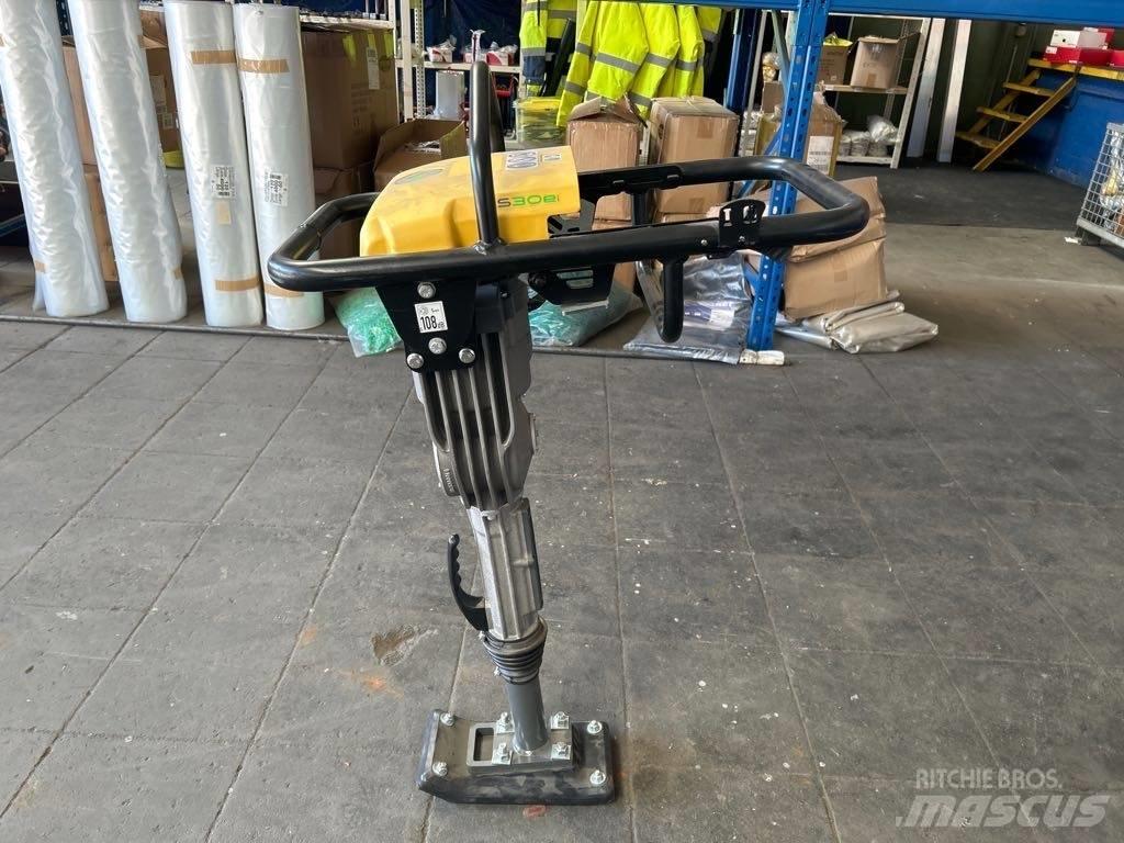 Wacker Neuson AS30e Vibrocostipatore verticale