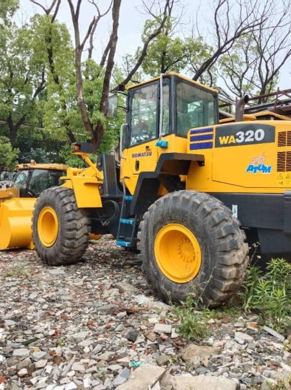 Komatsu WA 320-5 Pale gommate