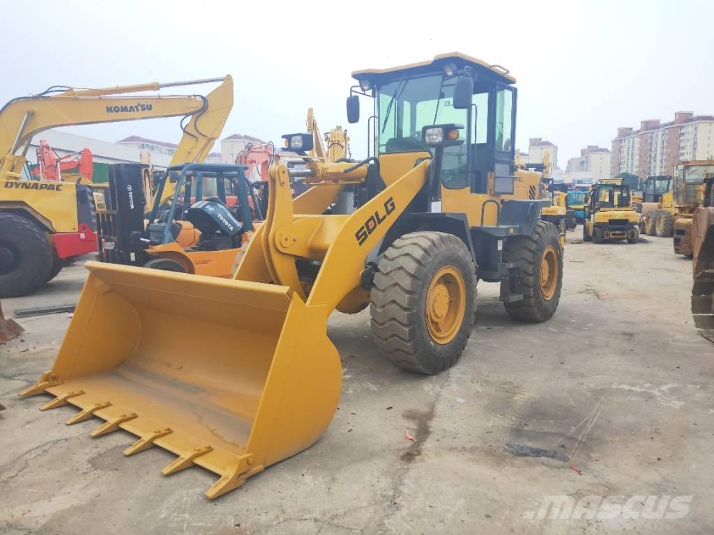 SDLG LG 953 L Pale gommate