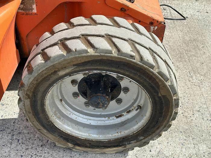 JLG E450 Piattaforme a braccio articolato