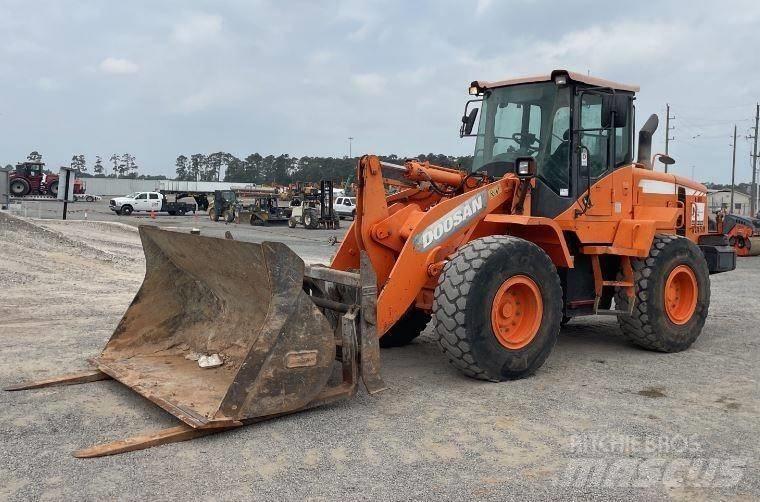 Doosan DL220-3 Pale gommate