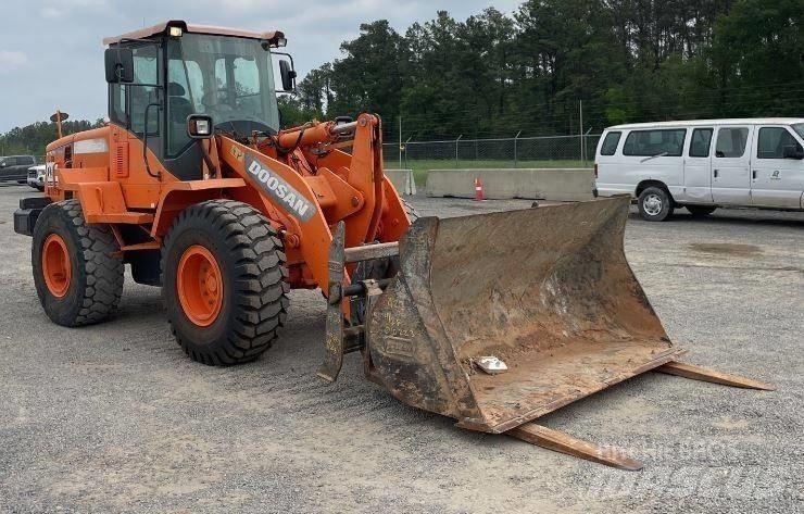 Doosan DL220-3 Pale gommate