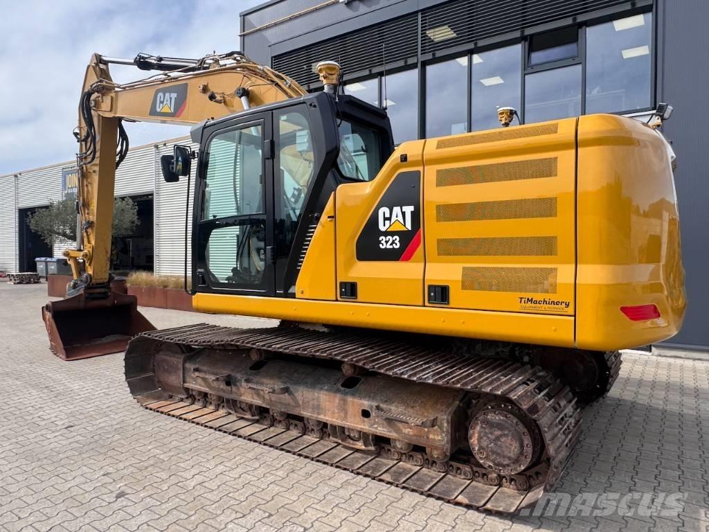 CAT 323 Escavatori cingolati
