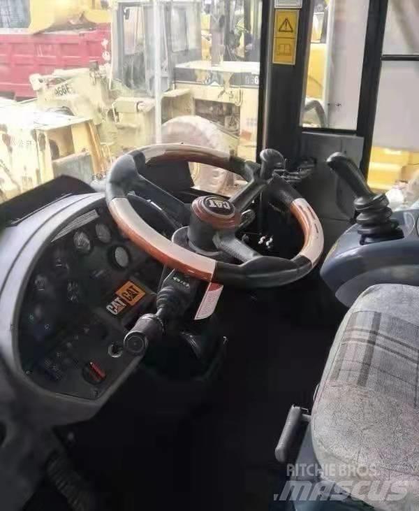 CAT 966 H Pale gommate