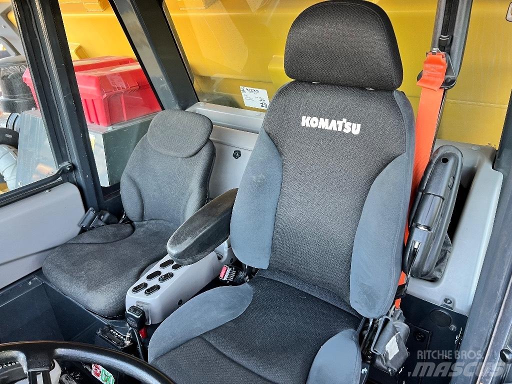 Komatsu 605-8 Dumper a telaio rigido