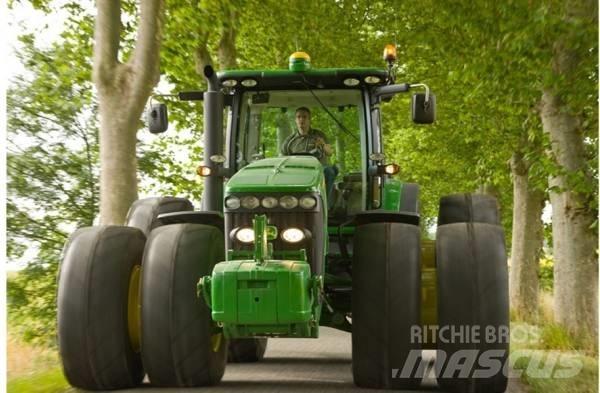 John Deere JD8270 Trattori