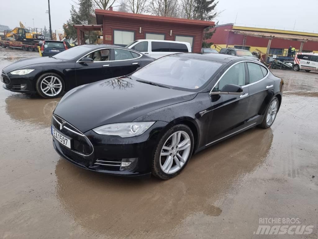 Tesla Model S P85D Auto