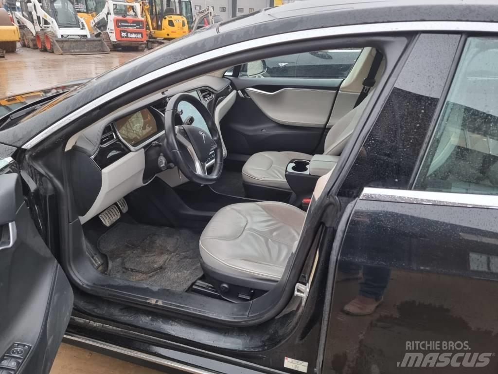 Tesla Model S P85D Auto