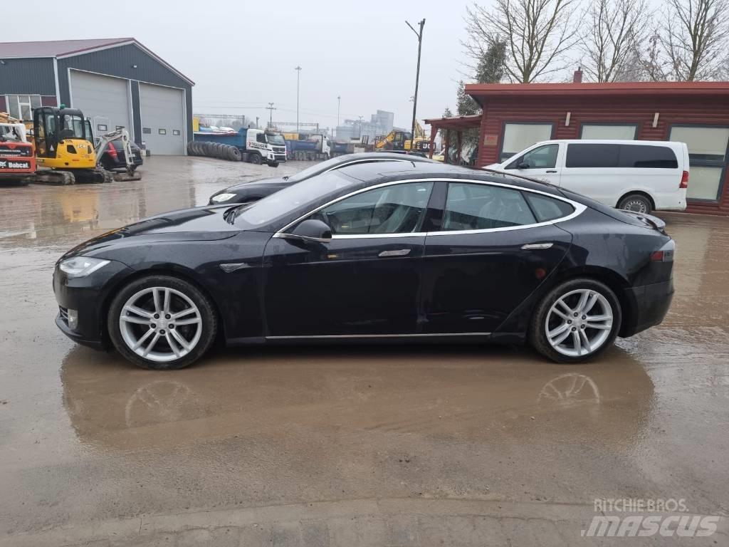 Tesla Model S P85D Auto