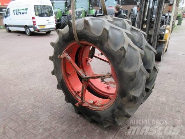 Goodyear 13.6/36 Pneumatici, ruote e cerchioni