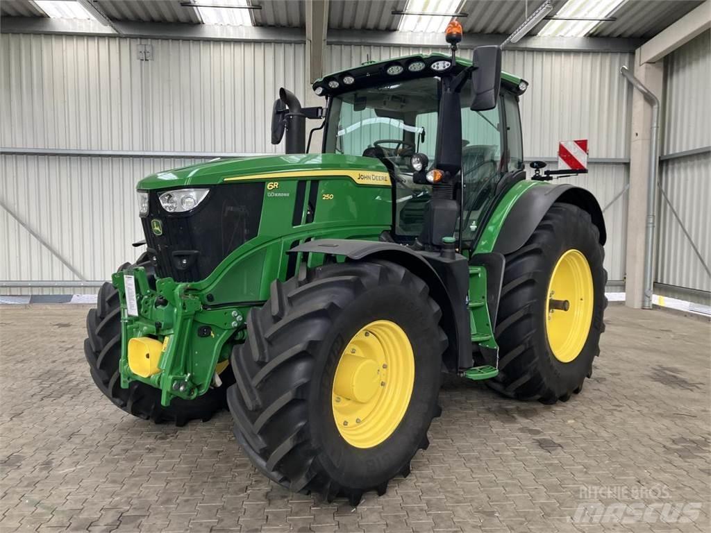 John Deere 6R 250 Trattori